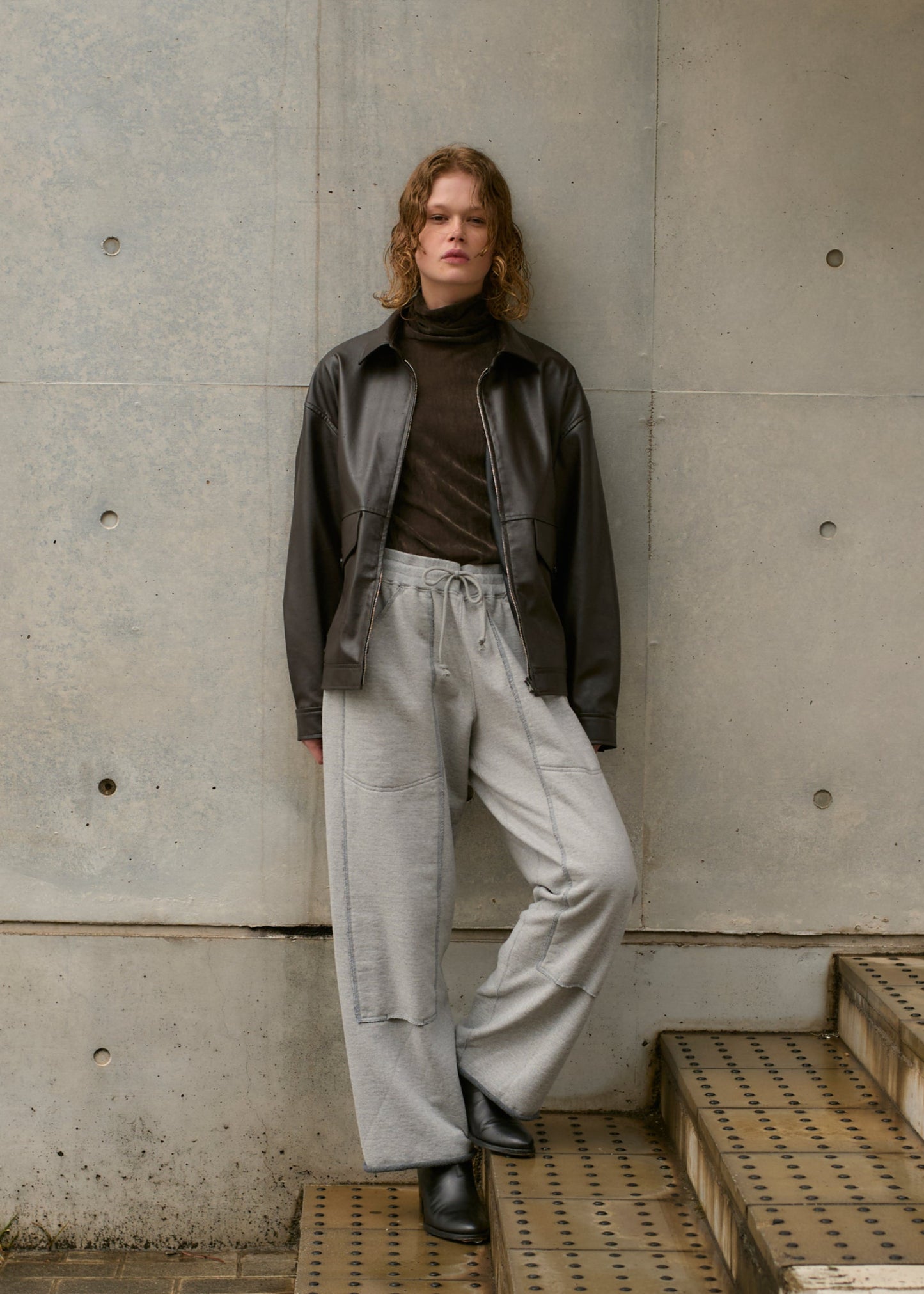 W KNEE SWEAT PANTS