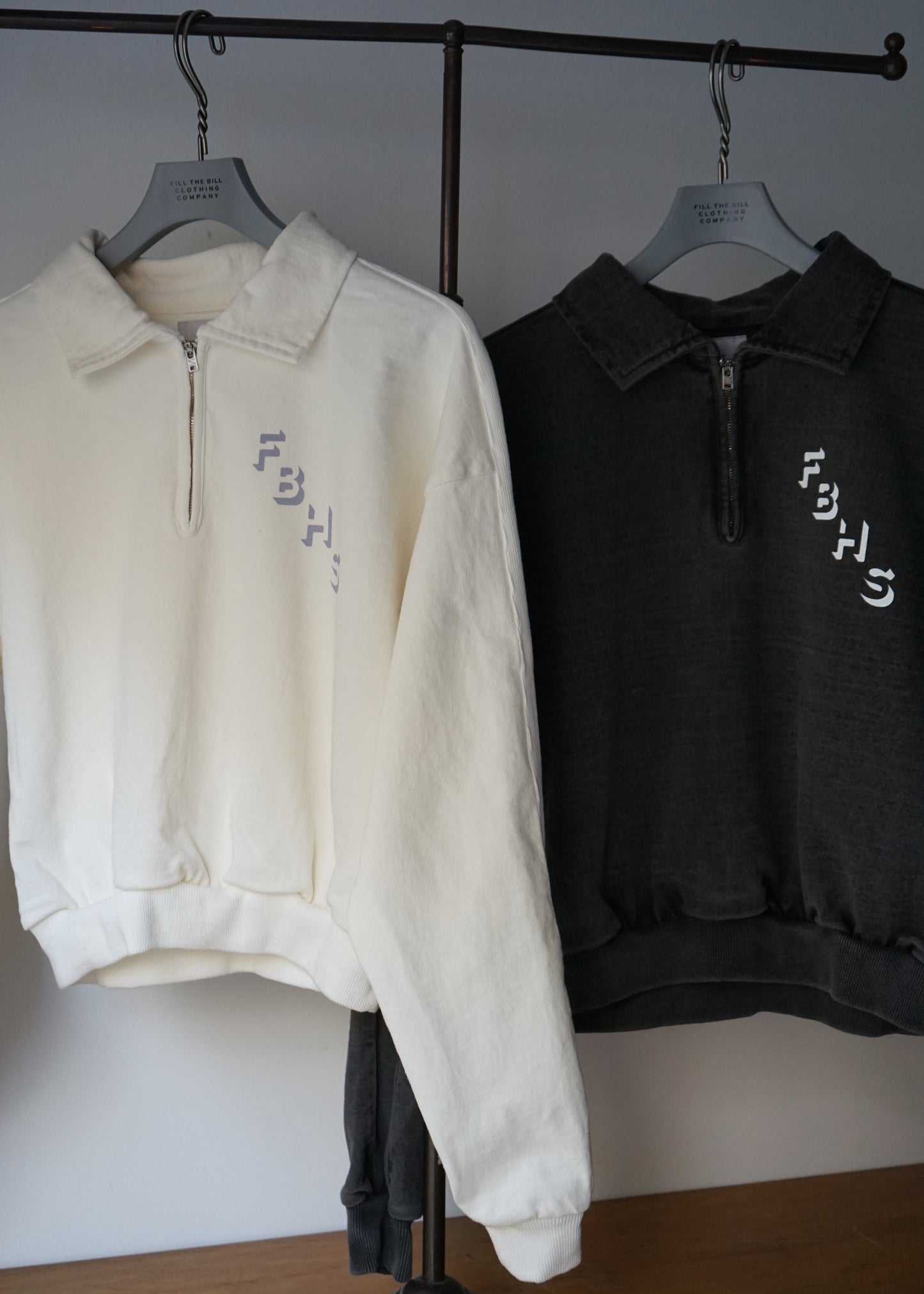 HALF ZIP SWEAT SHIRT