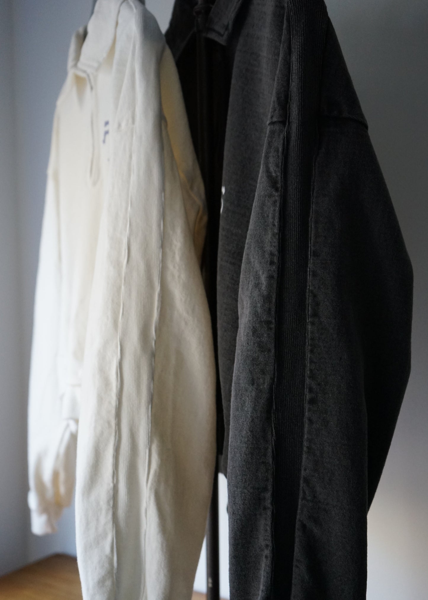 HALF ZIP SWEAT SHIRT