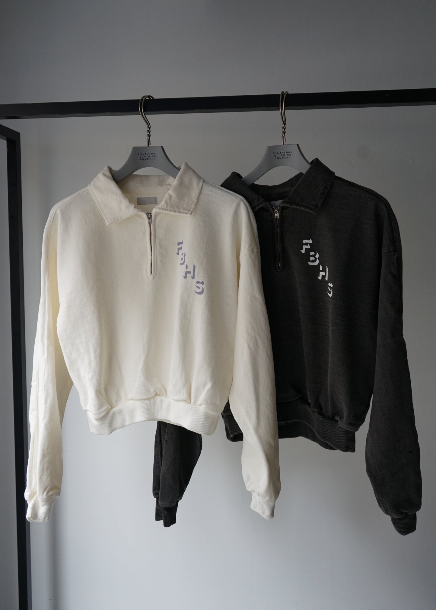 HALF ZIP SWEAT SHIRT