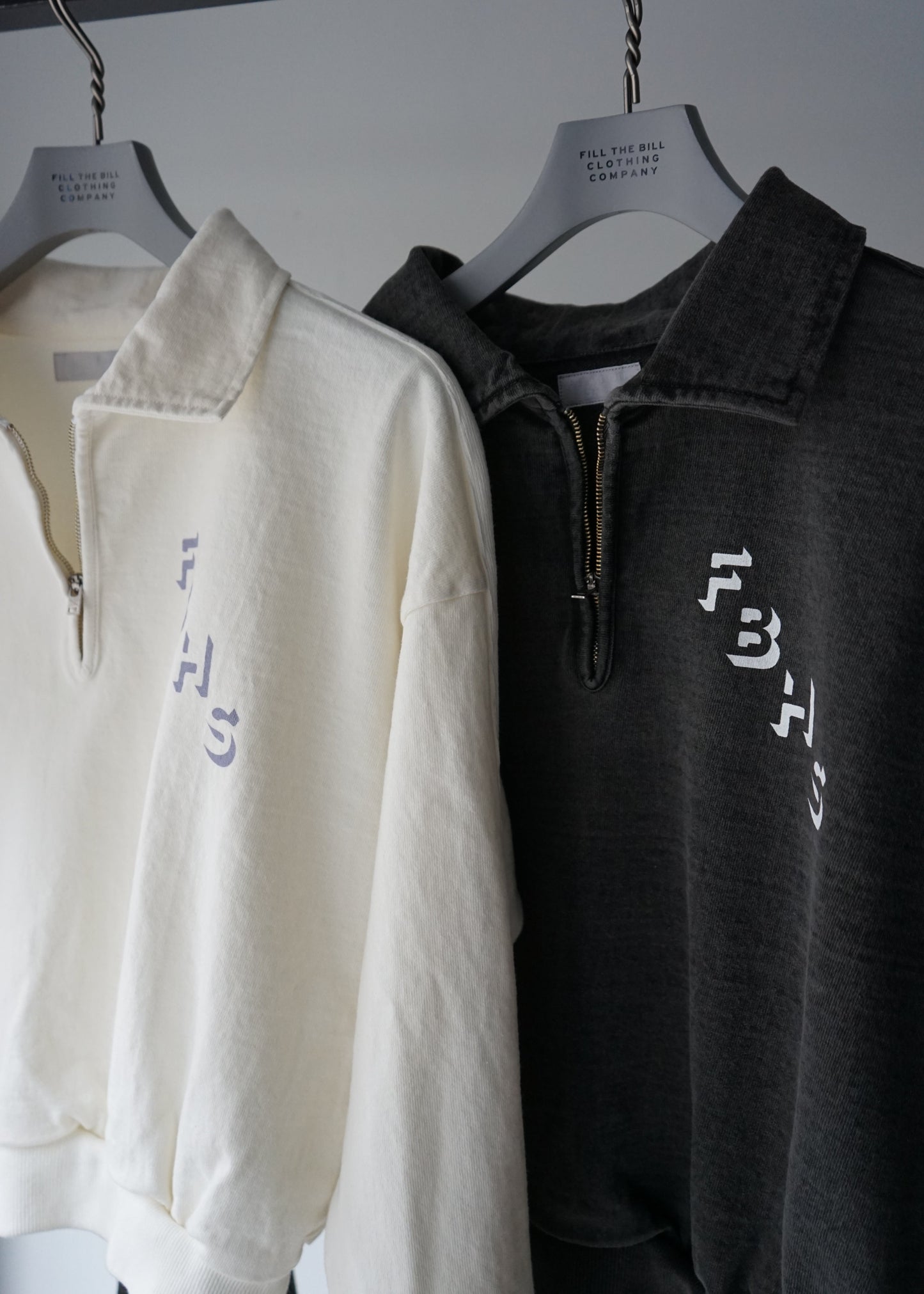 HALF ZIP SWEAT SHIRT
