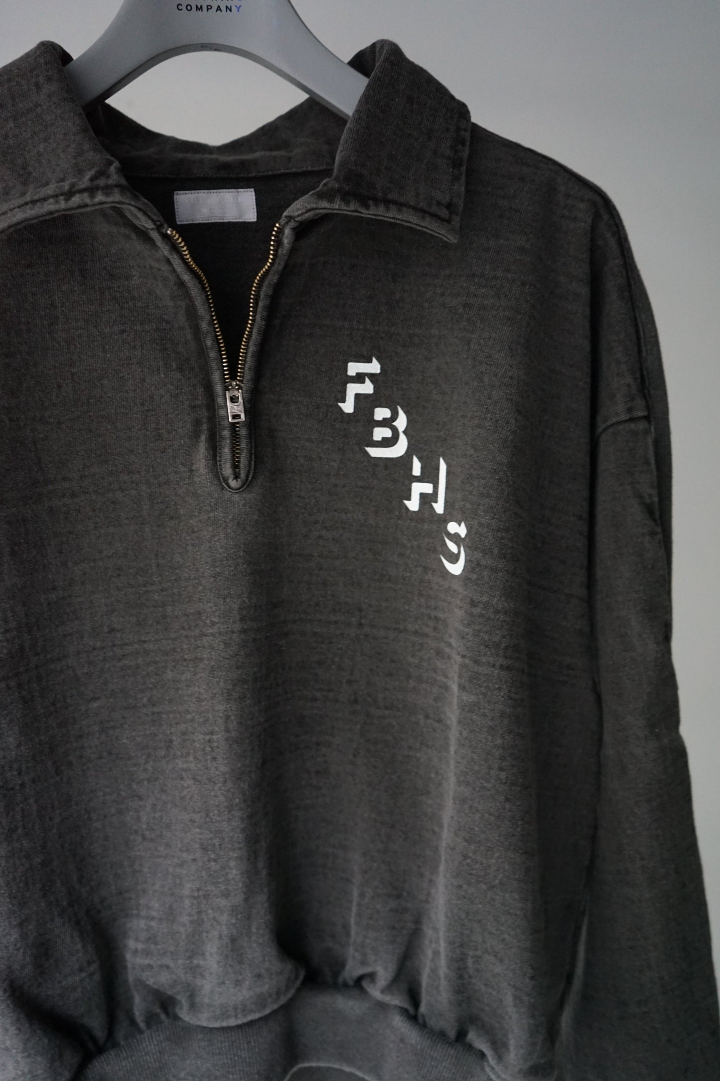 HALF ZIP SWEAT SHIRT