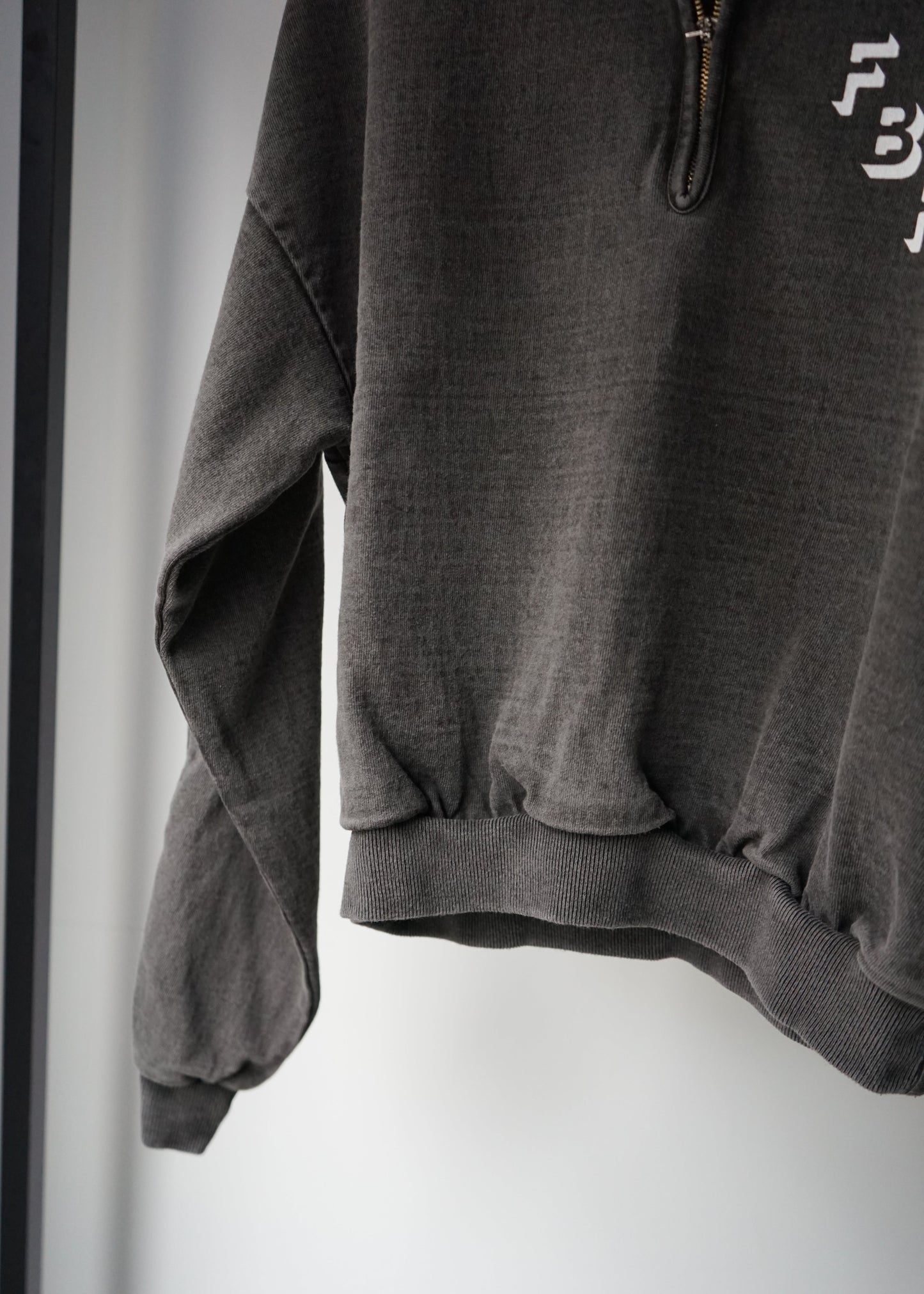HALF ZIP SWEAT SHIRT