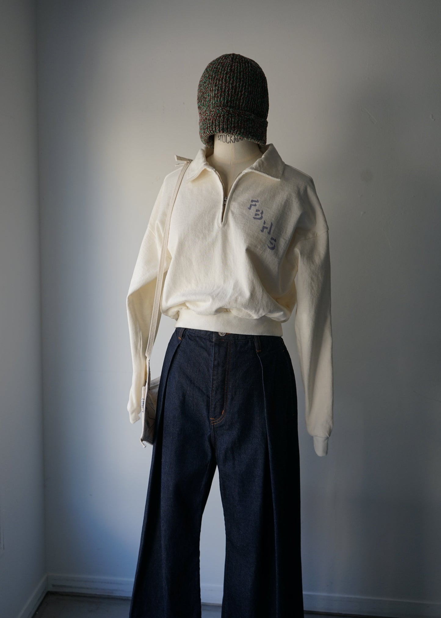 HALF ZIP SWEAT SHIRT