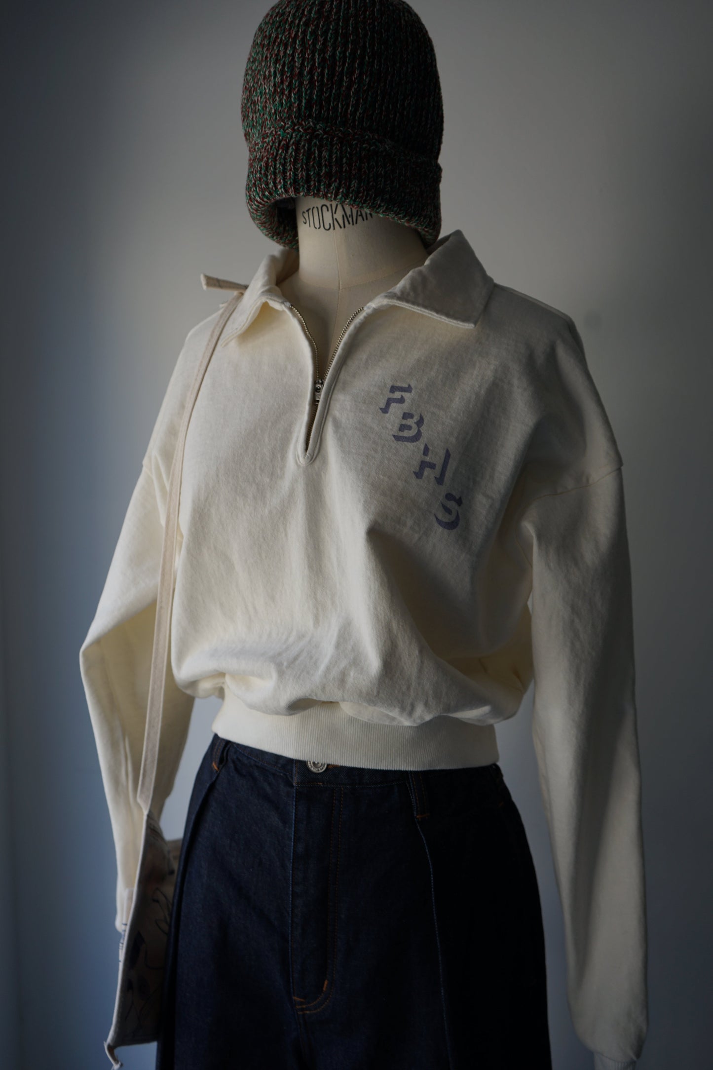HALF ZIP SWEAT SHIRT