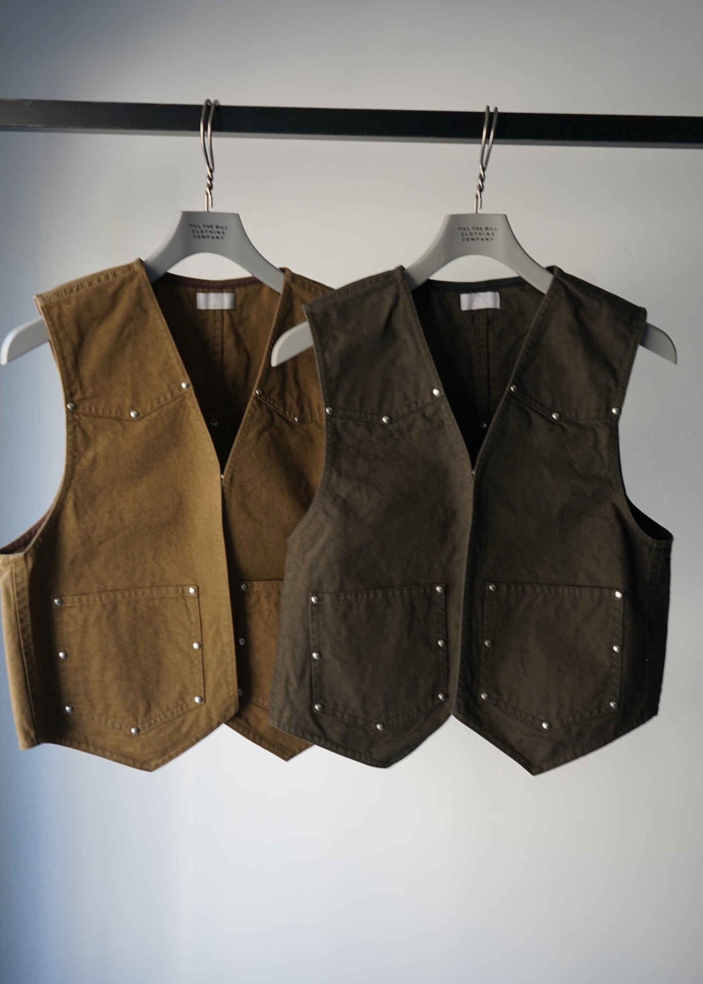 CANVAS STUDS VEST