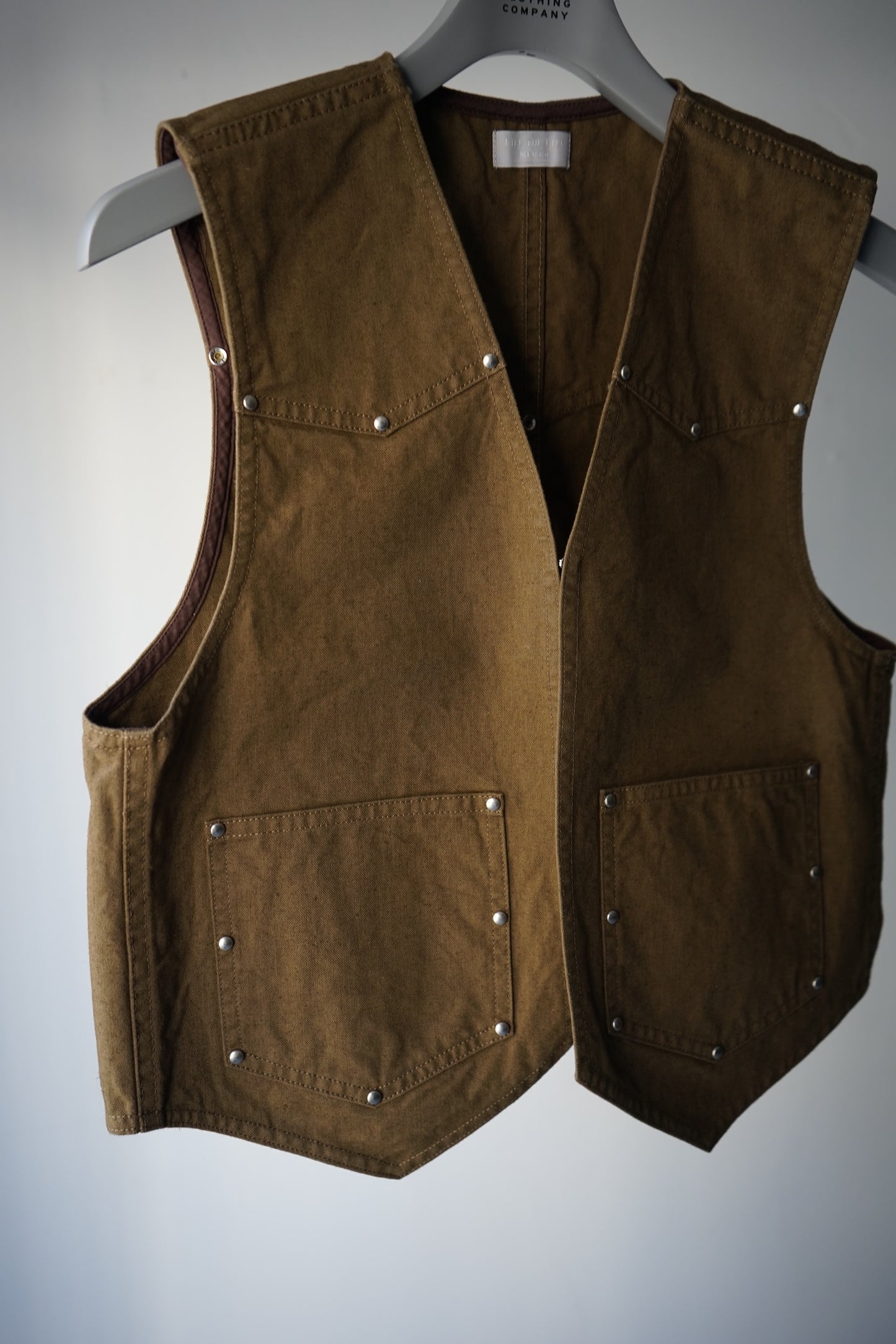 CANVAS STUDS VEST