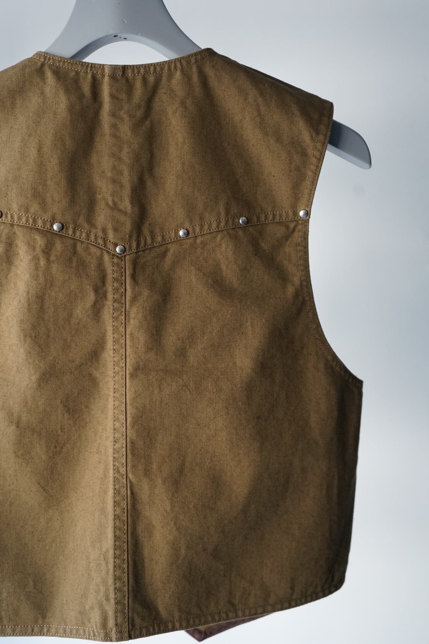 CANVAS STUDS VEST