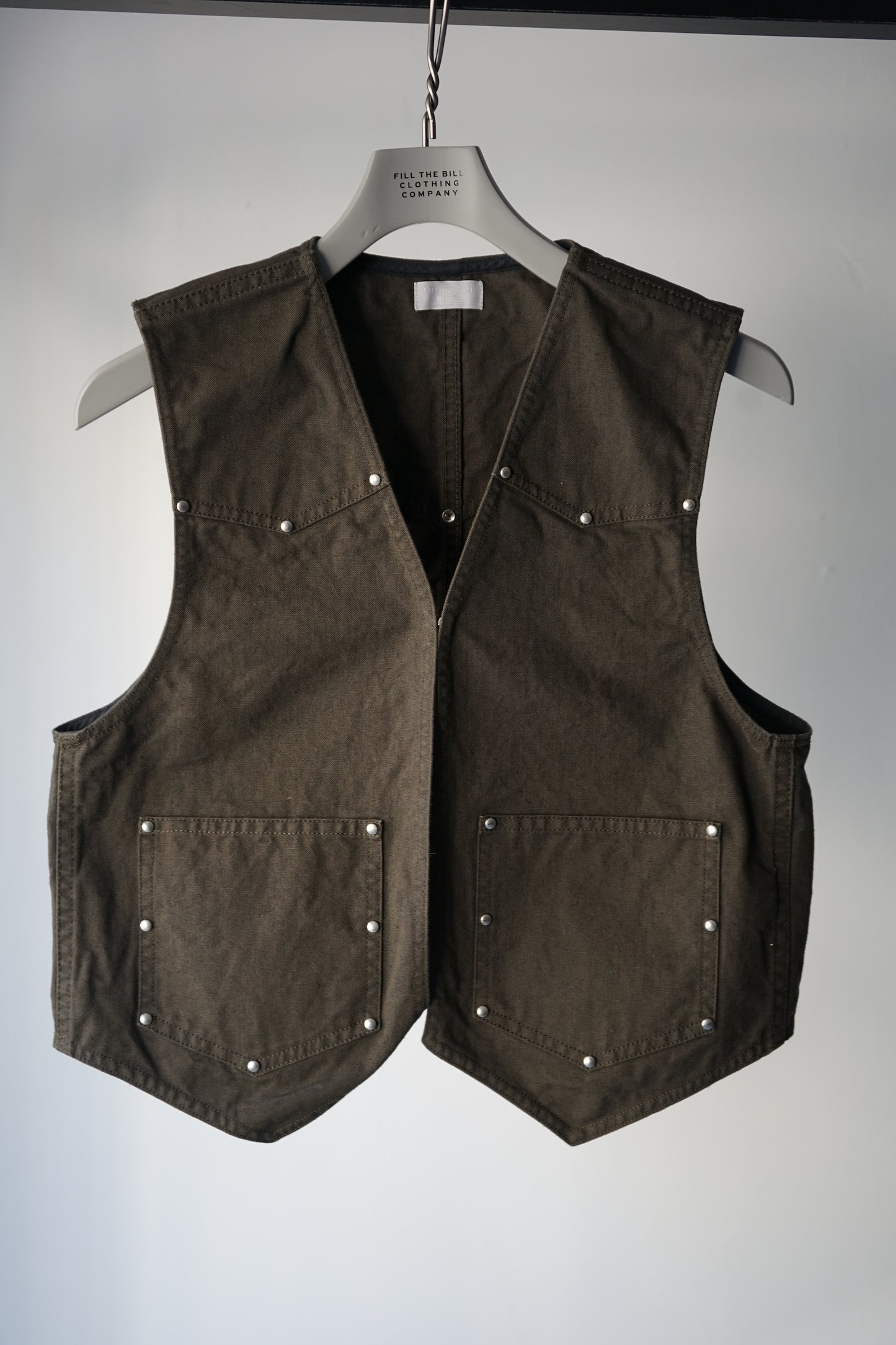 CANVAS STUDS VEST