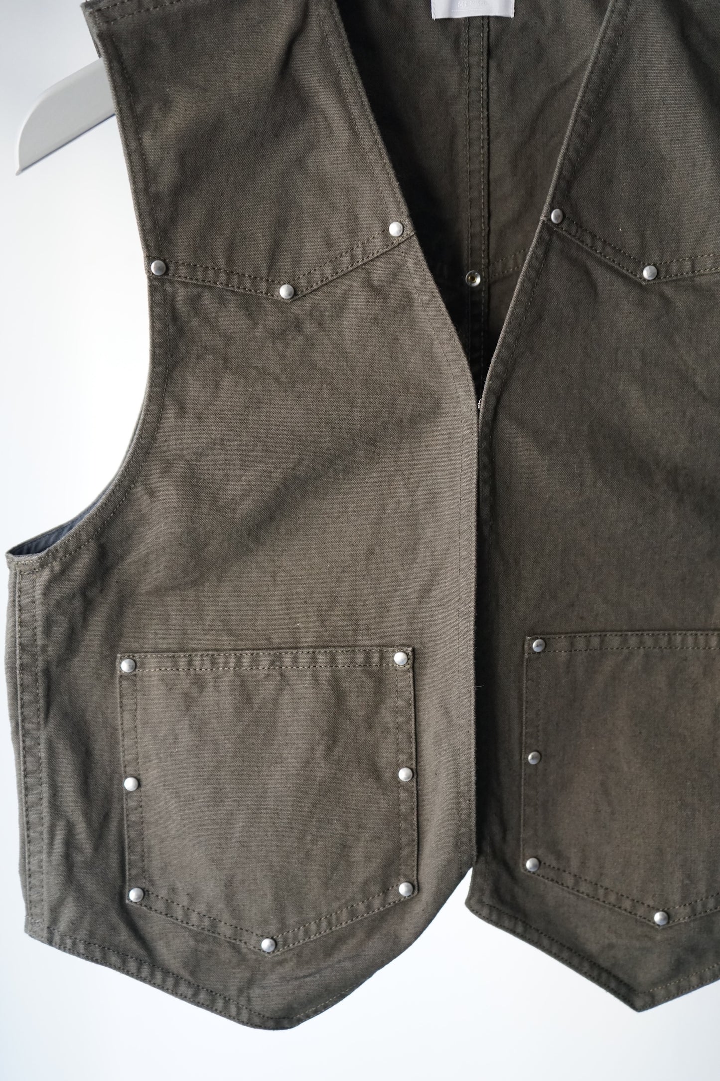 CANVAS STUDS VEST