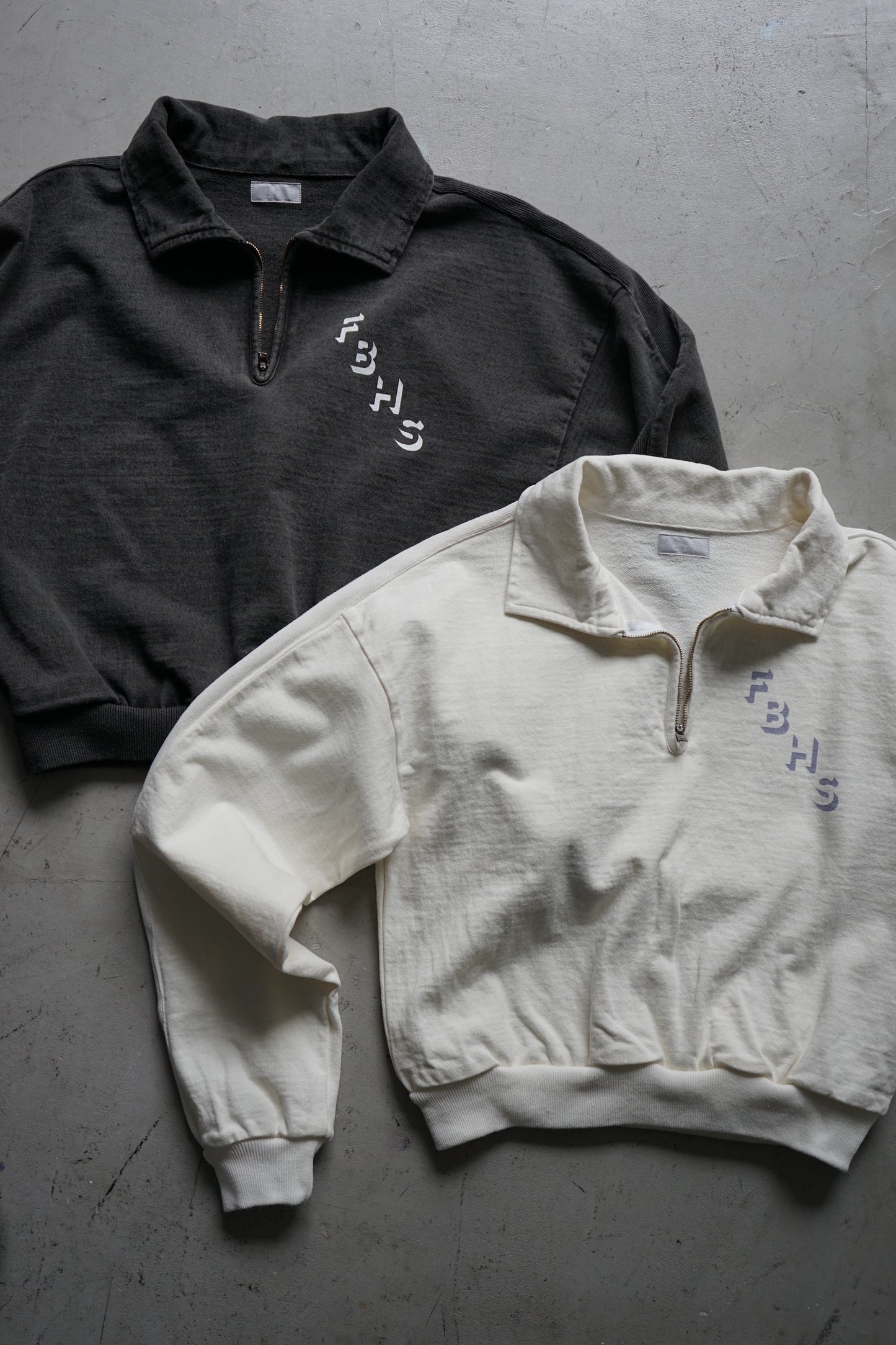 HALF ZIP SWEAT SHIRT