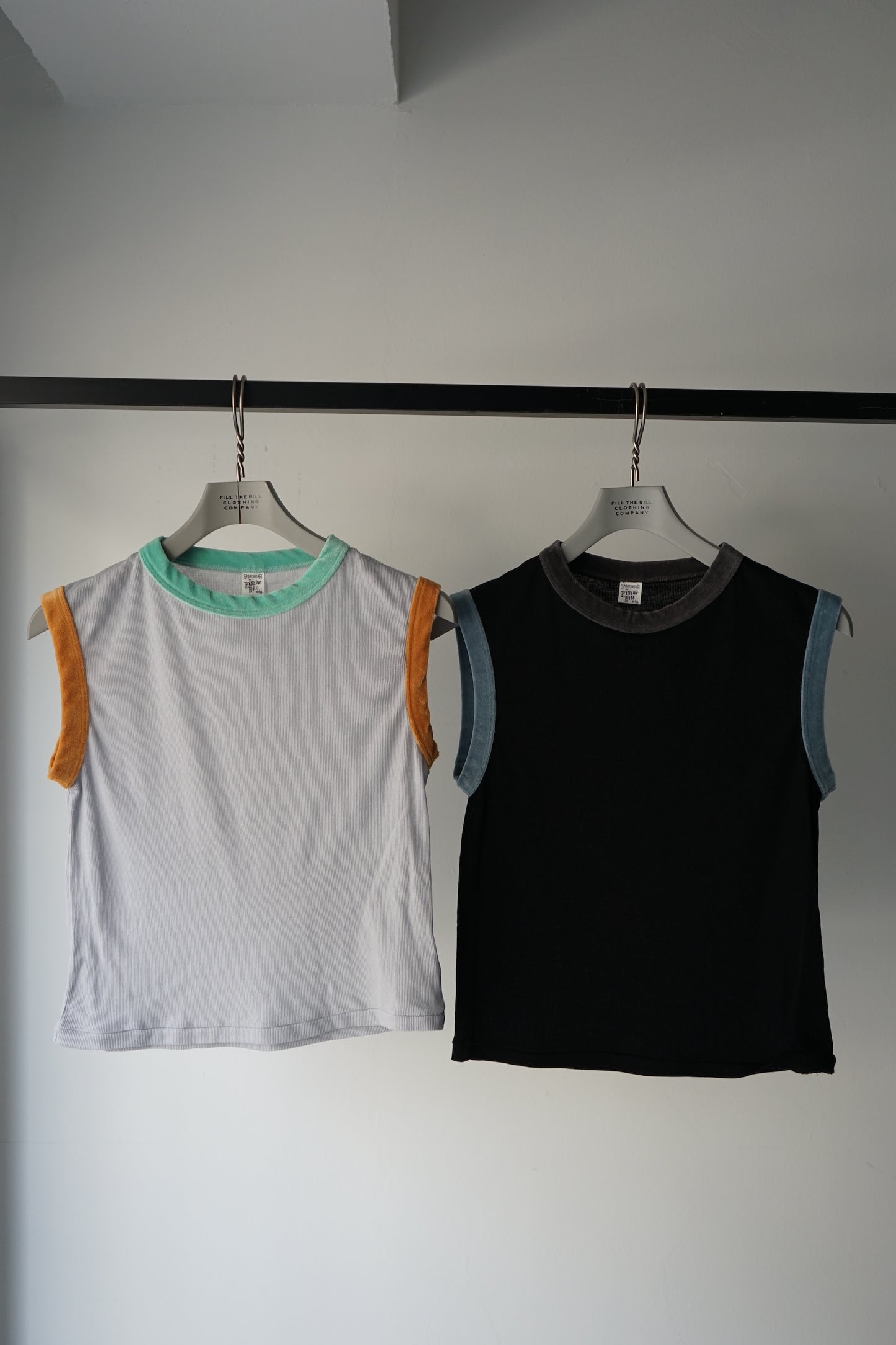 NO SLEEVE VELOR TRIM