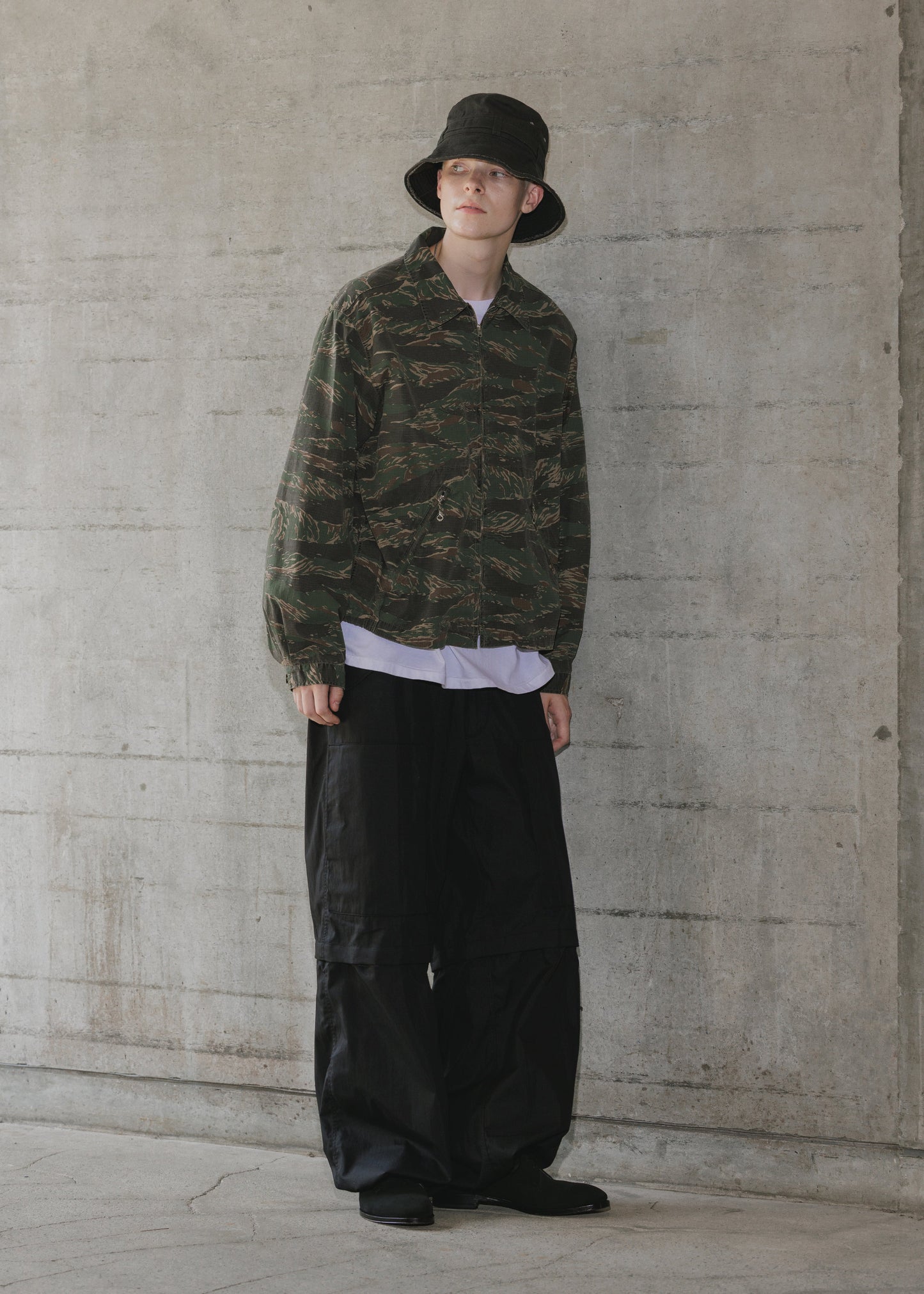 MILITARY SUPER WIDE TROUSER
