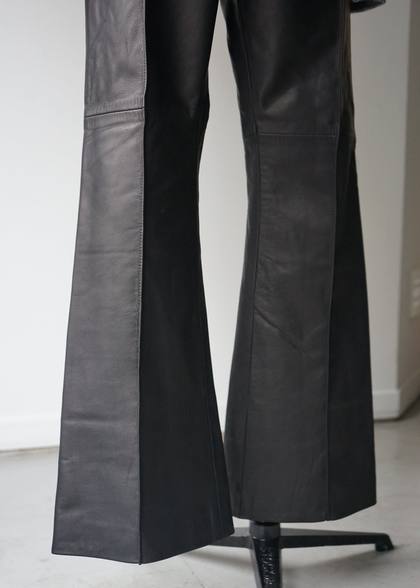 BOOTSCUT LEATHER PANTS