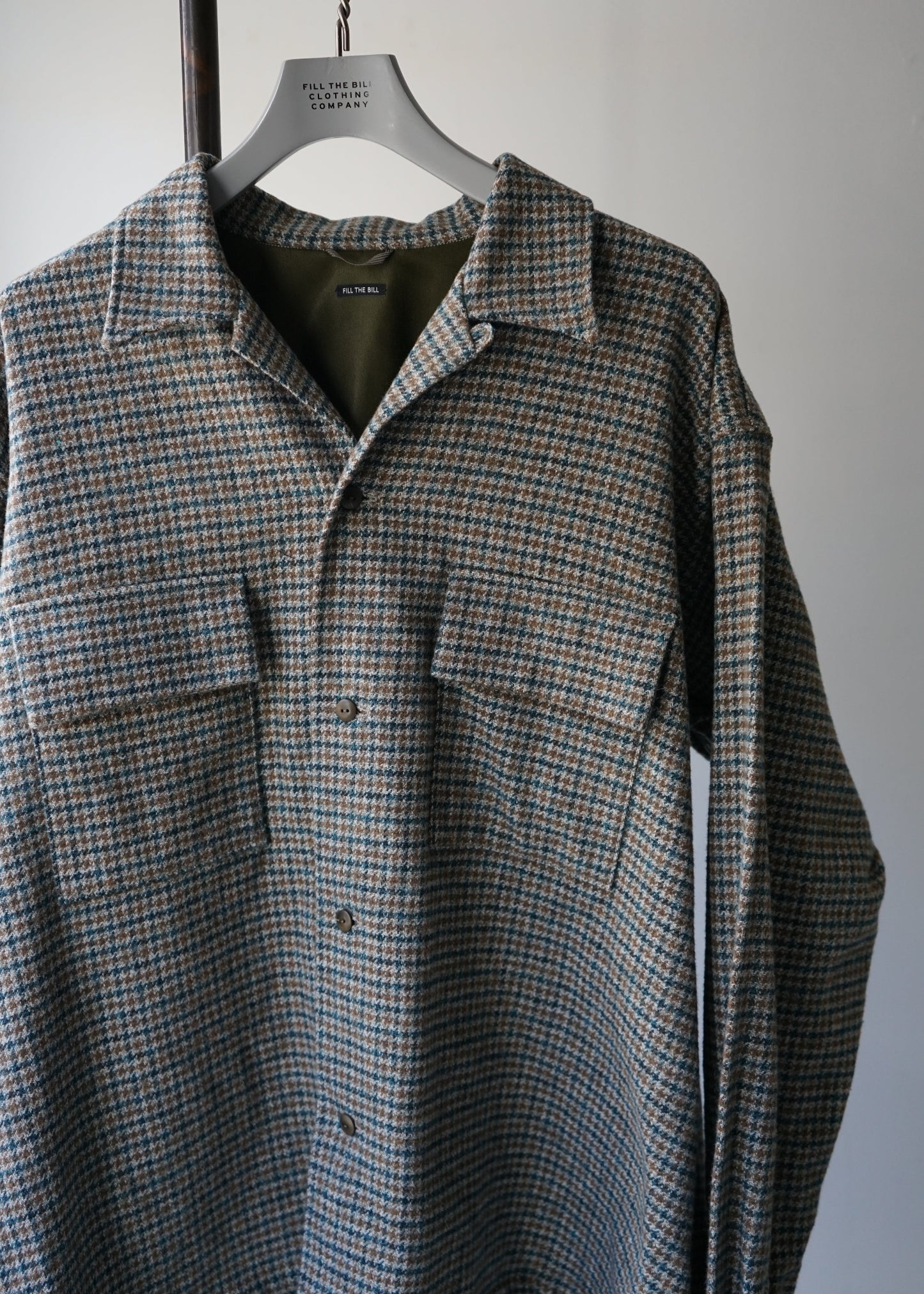 SQUARE POCKET OPEN COLLAR SHIRT