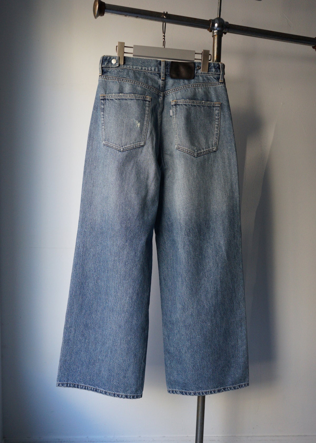 ADJUSTABLE WIDE JEANS